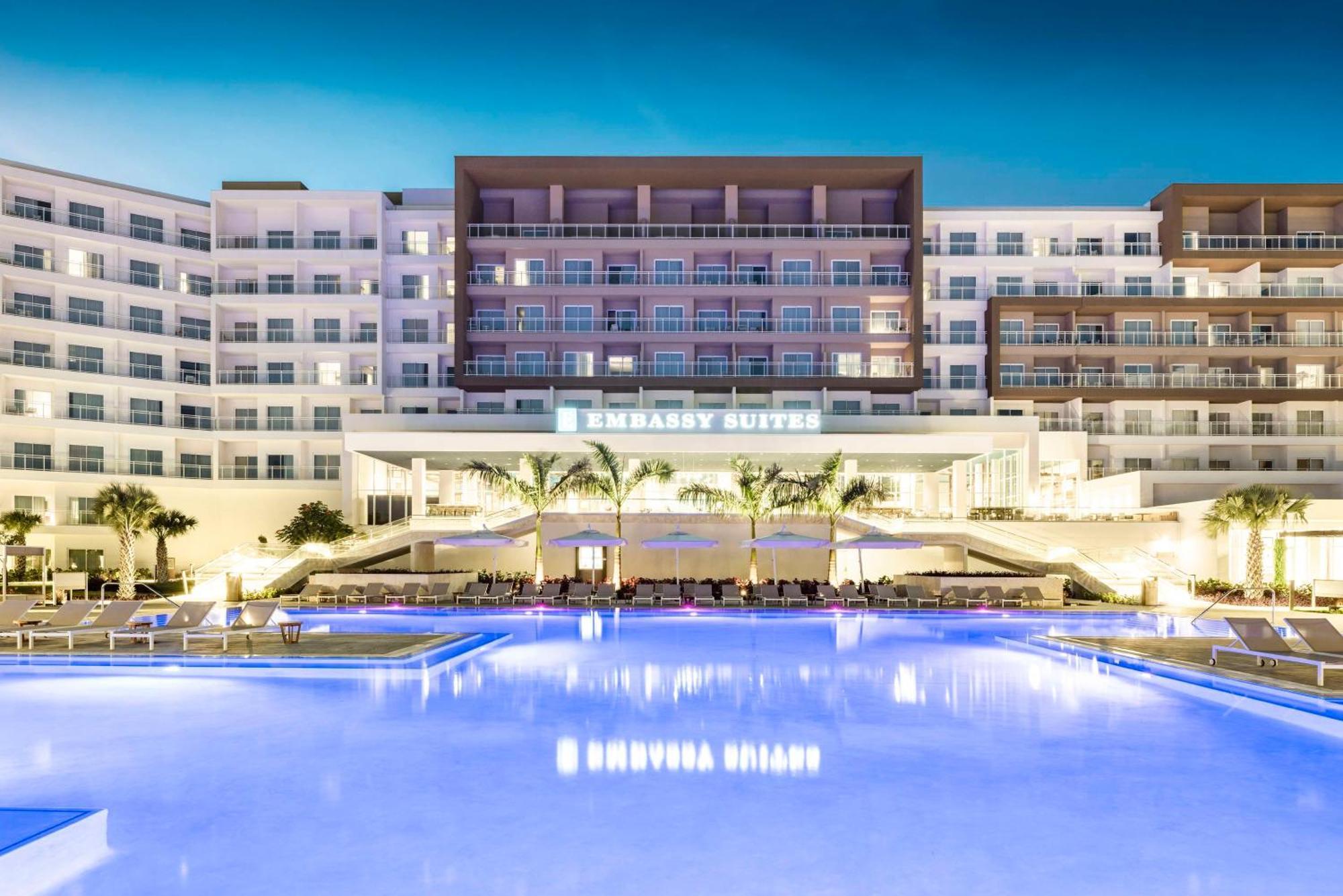 Embassy Suites By Hilton Aruba Beach Resort 팜비치 외부 사진